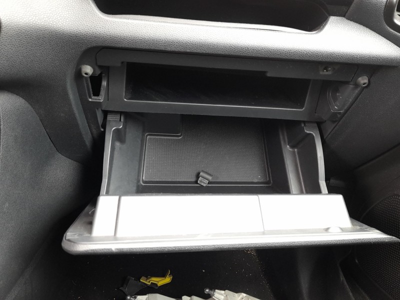 Recambio de guantera para ford ecosport 1.0 ecoboost referencia OEM IAM GN15N06007AC3ZHE  