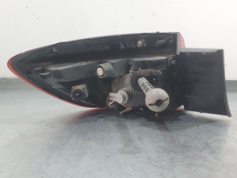Recambio de piloto trasero derecho exterior para renault clio v (b7_) 1.5 blue dci 85 (b7ag) referencia OEM IAM 265509761R  