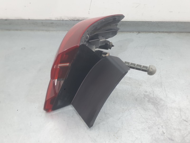 Recambio de piloto trasero izquierdo exterior para renault clio v (b7_) 1.5 blue dci 85 (b7ag) referencia OEM IAM 265551550R  