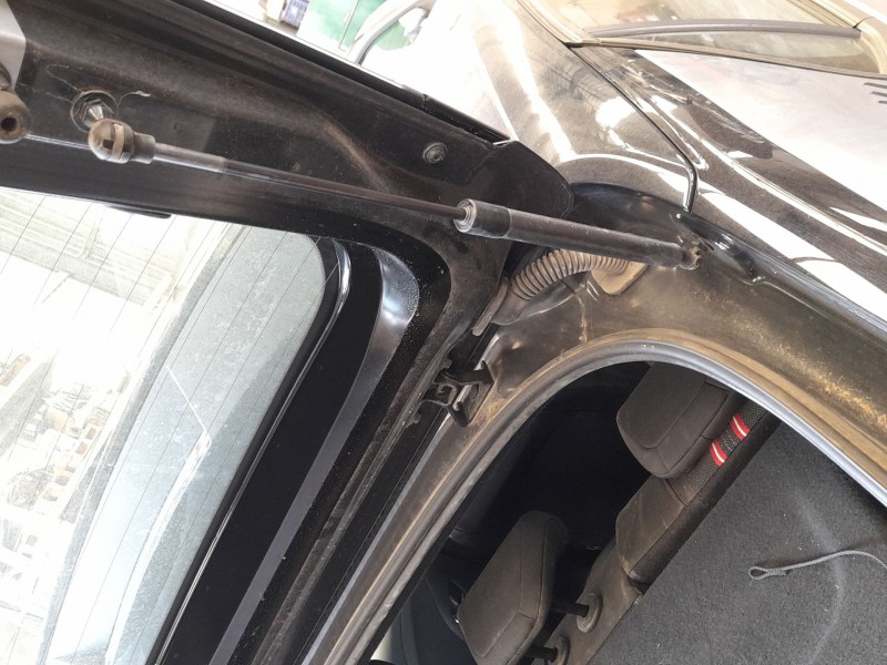 Recambio de amortiguadores maletero / porton para opel corsa f (p2jo) 1.2 (68) referencia OEM IAM 9831976680  