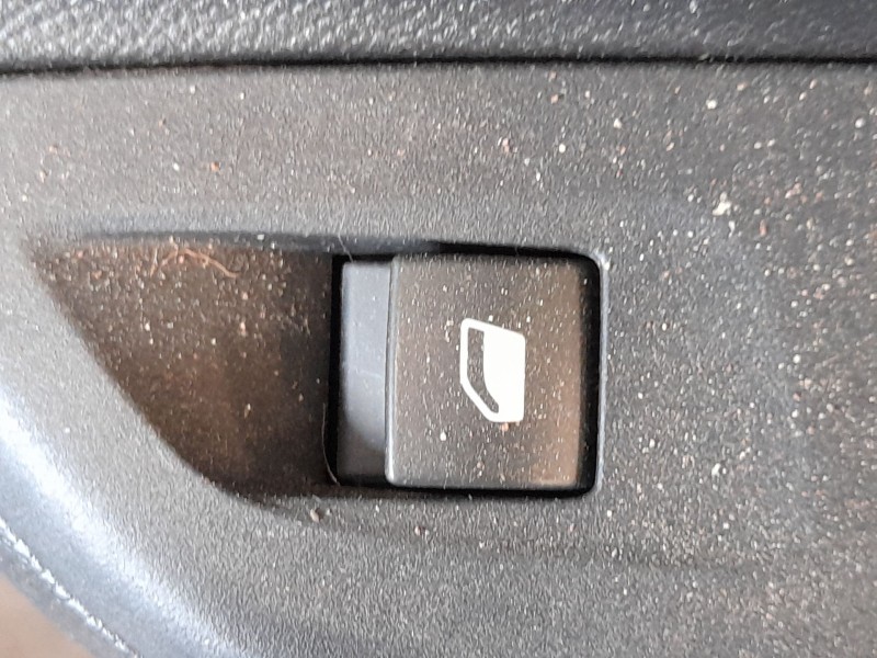 Recambio de mando elevalunas trasero derecho para opel corsa f (p2jo) 1.2 (68) referencia OEM IAM 98044803ZD  