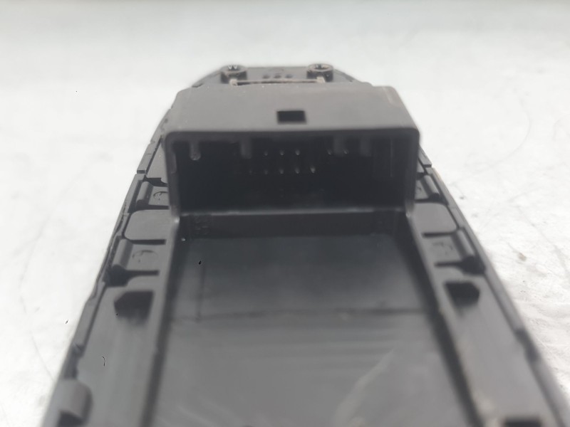 Recambio de mando elevalunas delantero izquierdo para renault clio v (b7_) 1.5 blue dci 85 (b7ag) referencia OEM IAM 254107073R 