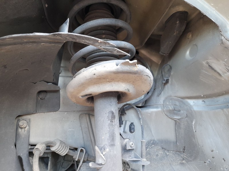 Recambio de amortiguador delantero izquierdo para peugeot 5008 (0u_, 0e_) 1.6 hdi referencia OEM IAM 9807734180  