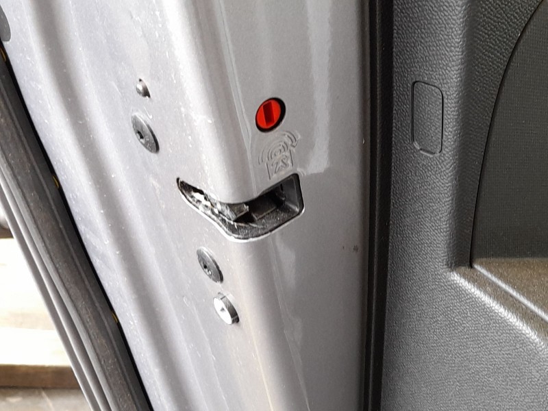Recambio de cerradura puerta trasera izquierda para opel corsa f (p2jo) 1.2 (68) referencia OEM IAM 9844413080  