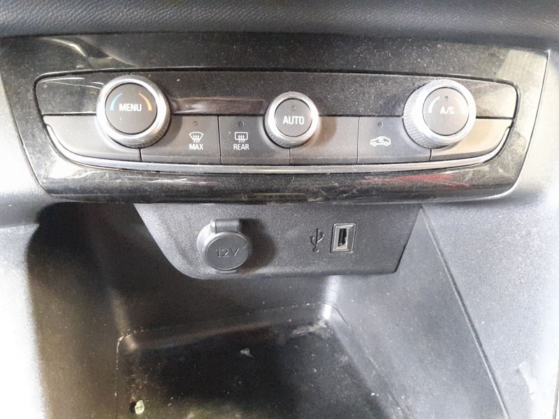 Recambio de mando climatizador para opel corsa f (p2jo) 1.2 (68) referencia OEM IAM 9831888480  