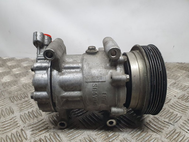 Recambio de compresor aire acondicionado para renault kangoo profesional referencia OEM IAM 8200953358 SD6V12 SANDEN