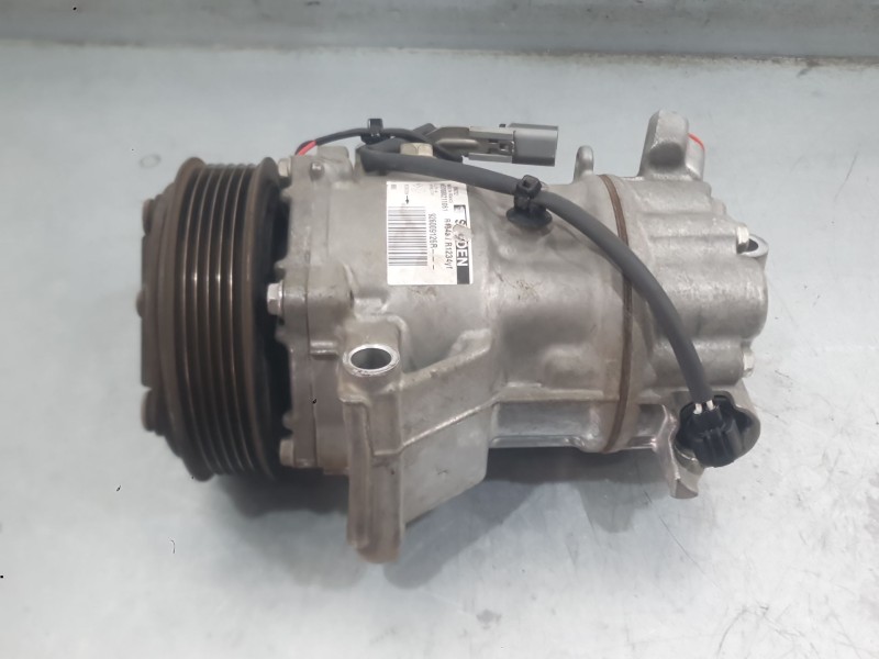 Recambio de compresor aire acondicionado para renault clio v (b7_) 1.5 blue dci 85 (b7ag) referencia OEM IAM 926004536R 92600242