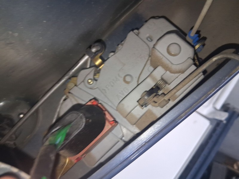 Recambio de cerradura puerta delantera izquierda para peugeot partner monospace (5_, g_) 1.9 d referencia OEM IAM 9135H6  