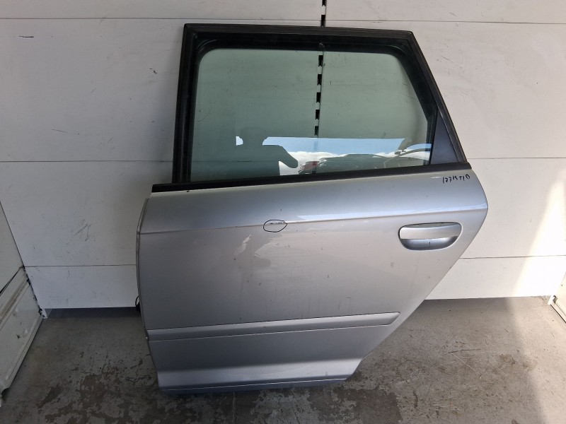 Recambio de puerta trasera izquierda para audi a3 sportback (8pa) 2.0 tdi 16v referencia OEM IAM 8P4833051A ROZADA 
