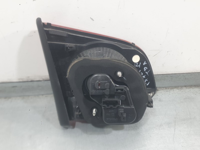 Recambio de piloto trasero derecho interior para volkswagen golf vi (5k1) 1.2 tsi referencia OEM IAM 5K0945094AB  