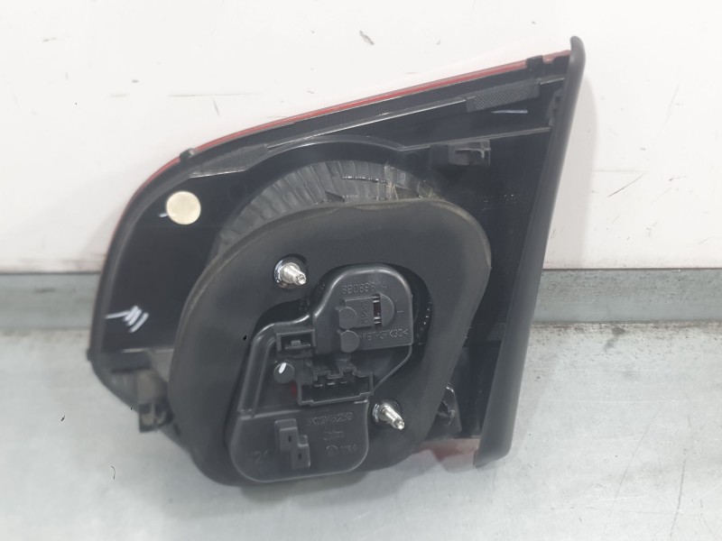 Recambio de piloto trasero izquierdo interior para volkswagen golf vi (5k1) 1.2 tsi referencia OEM IAM 5K0945093AB  