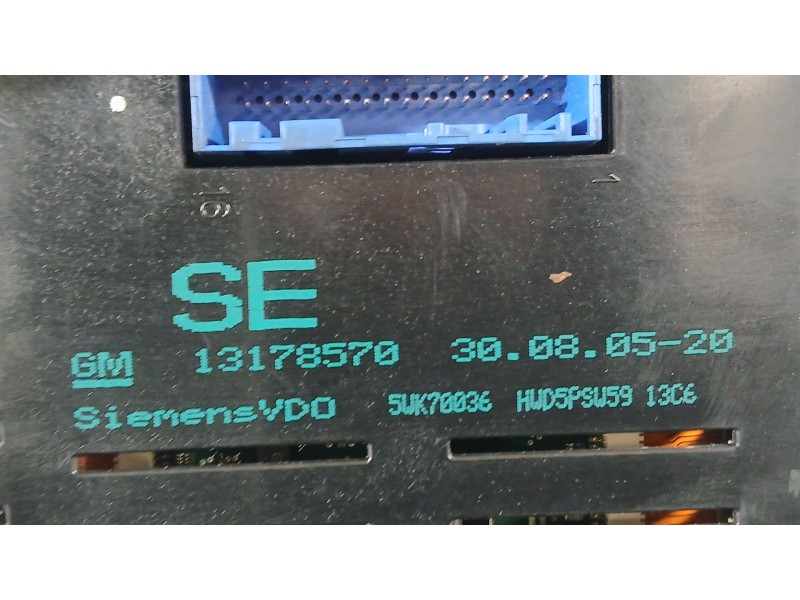 Recambio de pantalla multifuncion para opel astra h gtc (a04) 1.7 cdti (l08) referencia OEM IAM 13111163  
