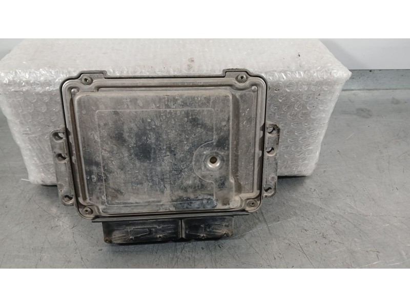 Recambio de centralita motor uce para opel astra h gtc (a04) 1.7 cdti (l08) referencia OEM IAM 12992629  