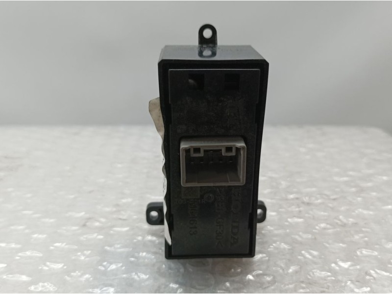 Recambio de mando elevalunas trasero derecho para honda civic lim.5 (fk) 1.5 sport referencia OEM IAM 83740T  