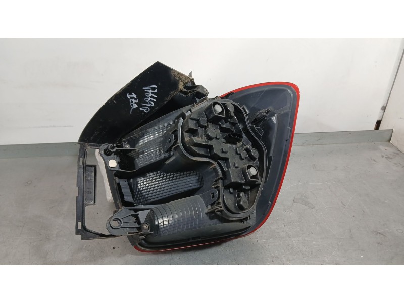 Recambio de piloto trasero izquierdo para bmw 1 (f20) 118 d referencia OEM IAM 63217270095  