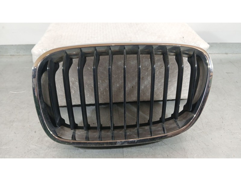 Recambio de rejilla delantera para bmw 1 (f20) 118 d referencia OEM IAM 51137239022  51137239021