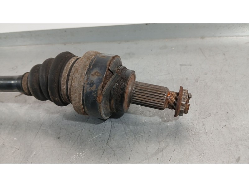 Recambio de transmision trasera derecha para bmw 1 (f20) 118 d referencia OEM IAM 33208680348  