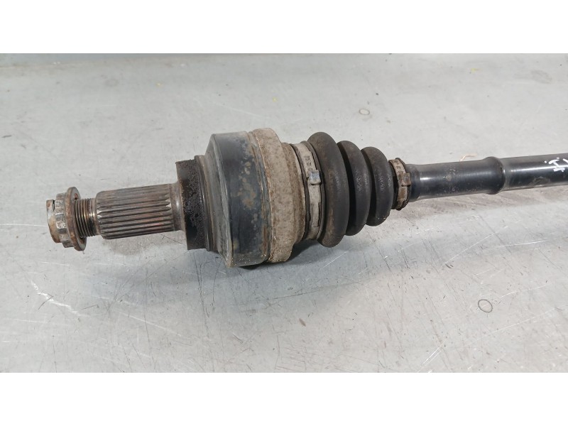 Recambio de transmision trasera izquierda para bmw 1 (f20) 118 d referencia OEM IAM 33208680347  