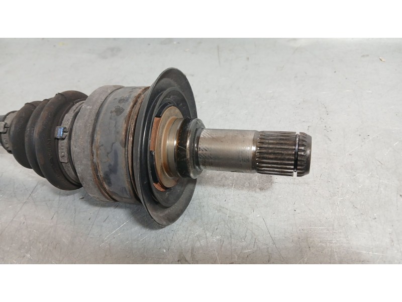 Recambio de transmision trasera izquierda para bmw 1 (f20) 118 d referencia OEM IAM 33208680347  