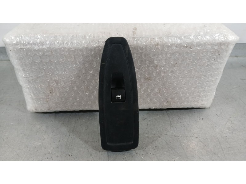 Recambio de mando elevalunas delantero derecho para bmw 1 (f20) 118 d referencia OEM IAM 61319208107  