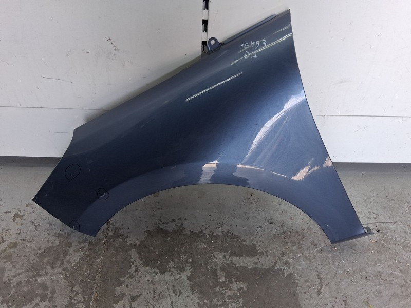Recambio de aleta delantera izquierda para ford fiesta vii (hj, hf) 1.0 ecoboost referencia OEM IAM 2400943  