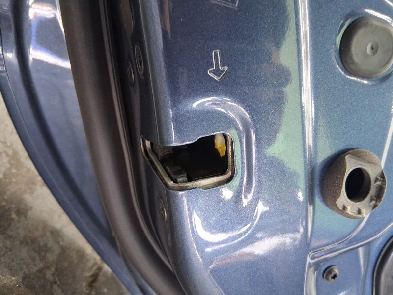 Recambio de cerradura puerta trasera izquierda para ford fiesta vii (hj, hf) 1.0 ecoboost referencia OEM IAM 2338041  