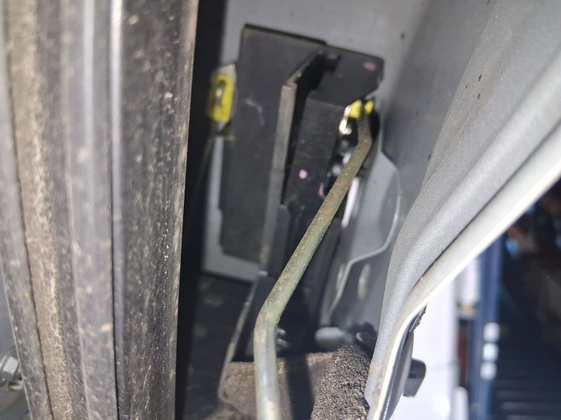 Recambio de cerradura puerta trasera izquierda para dacia sandero ii (b8_) tce 90 (b8m1, b8ma) referencia OEM IAM 825034213R  