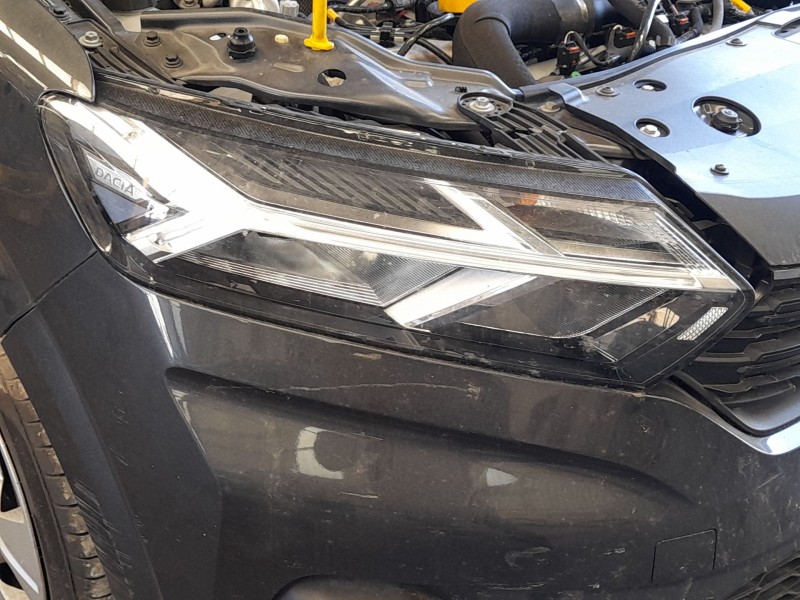Recambio de faro derecho para dacia sandero iii 1.0 tce 90 referencia OEM IAM 260106343R  