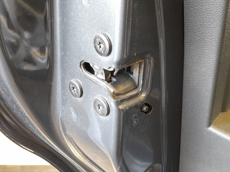 Recambio de cerradura puerta trasera izquierda para dacia sandero iii 1.0 tce 90 referencia OEM IAM 825033052R  