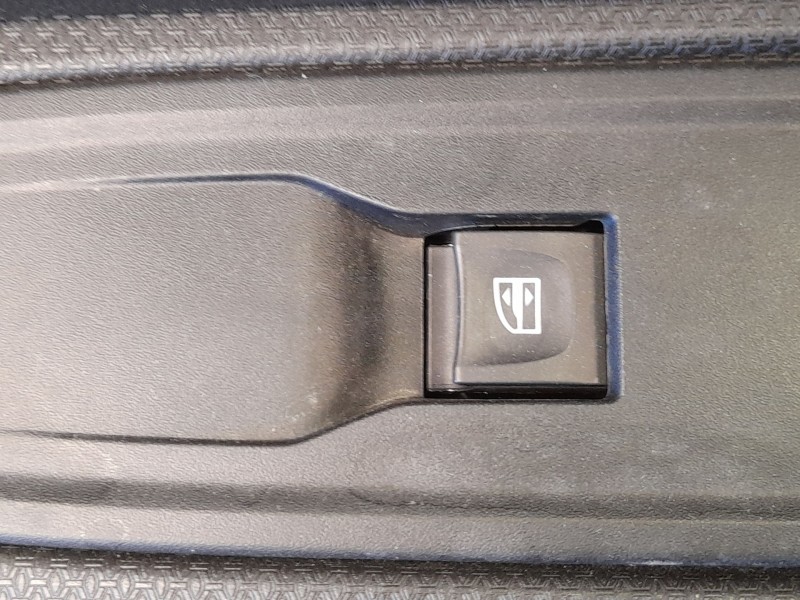 Recambio de mando elevalunas delantero derecho para dacia sandero iii 1.0 tce 90 referencia OEM IAM 254118044R  