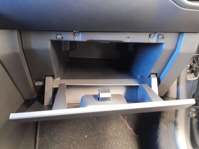 Recambio de guantera para dacia sandero iii 1.0 tce 90 referencia OEM IAM 682523993R  