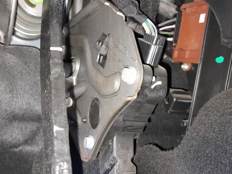 Recambio de potenciometro pedal para dacia sandero iii 1.0 tce 90 referencia OEM IAM 180100912R  