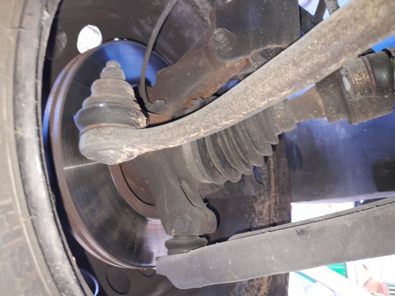 Recambio de mangueta delantera izquierda para dacia sandero iii 1.0 tce 90 referencia OEM IAM 400159248R  