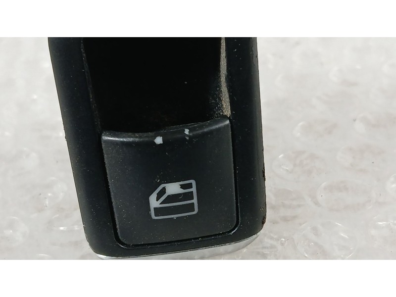 Recambio de mando elevalunas delantero derecho para mercedes-benz cla (w117) cla 200 referencia OEM IAM A2049058102 TOCADO 