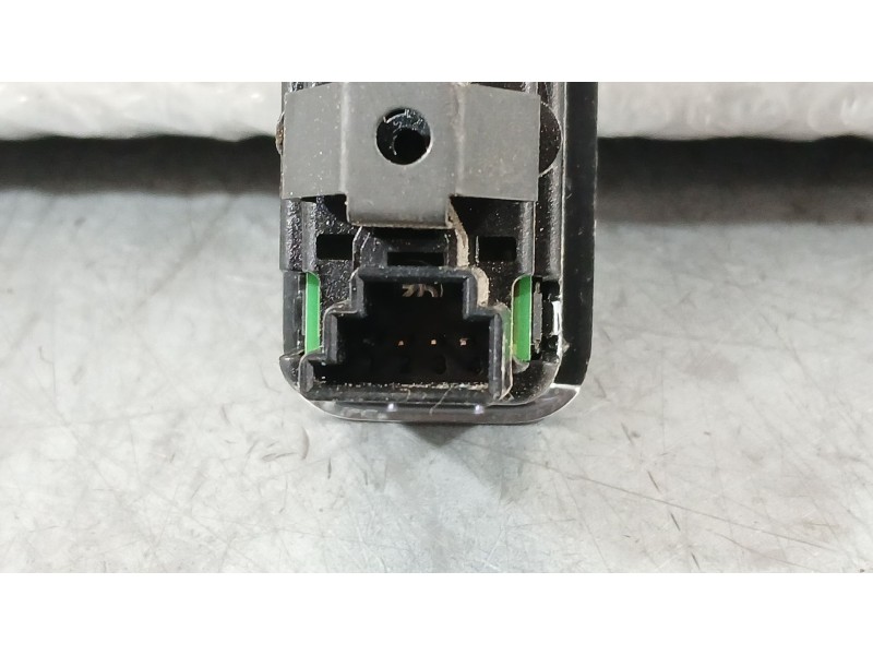 Recambio de mando elevalunas delantero derecho para mercedes-benz cla (w117) cla 200 referencia OEM IAM A2049058102 TOCADO 