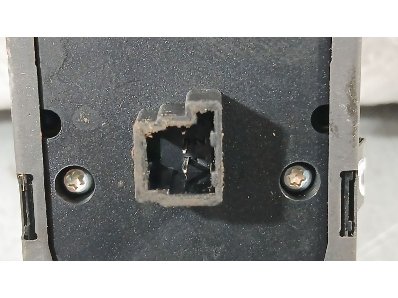 Recambio de mando elevalunas delantero izquierdo para mercedes-benz cla (w117) cla 200 referencia OEM IAM A1669054400 C/MANDO RE