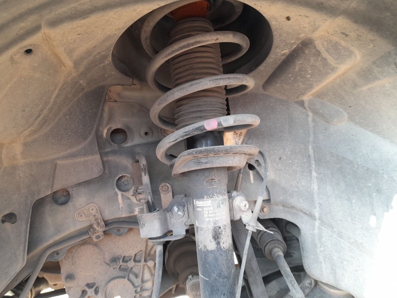 Recambio de amortiguador delantero izquierdo para ford mondeo iii sedán (b4y) 2.0 16v tddi / tdci referencia OEM IAM 1305642  