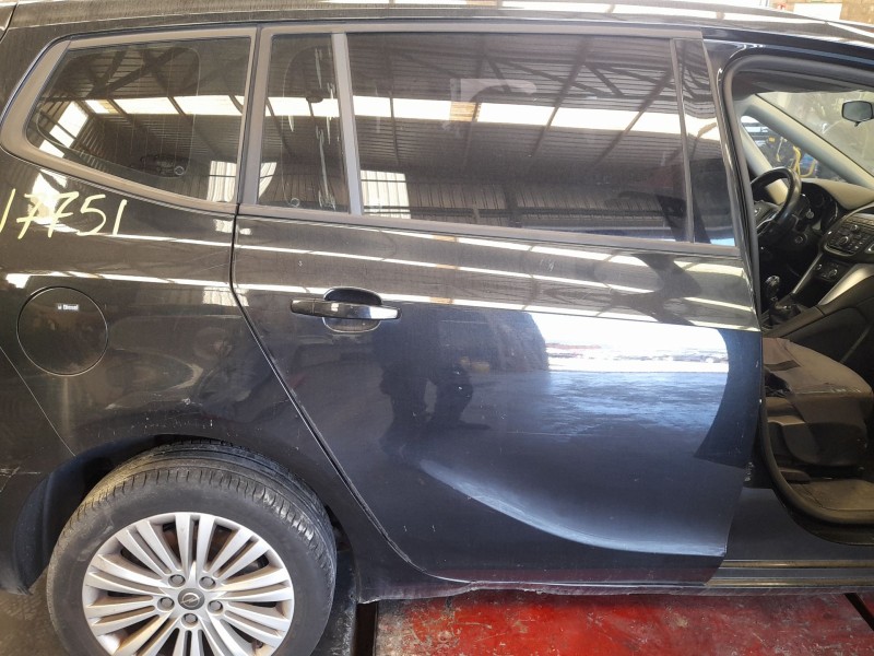 Recambio de puerta trasera derecha para opel zafira tourer c (p12) 1.6 cdti (75) referencia OEM IAM 13355183  
