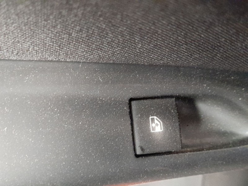 Recambio de mando elevalunas trasero izquierdo para opel zafira tourer c (p12) 1.6 cdti (75) referencia OEM IAM 13301888  