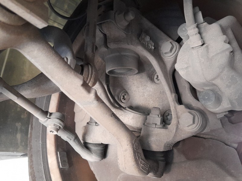 Recambio de mangueta delantera derecha para bmw x1 (e84) sdrive 18 d referencia OEM IAM 31216865144  