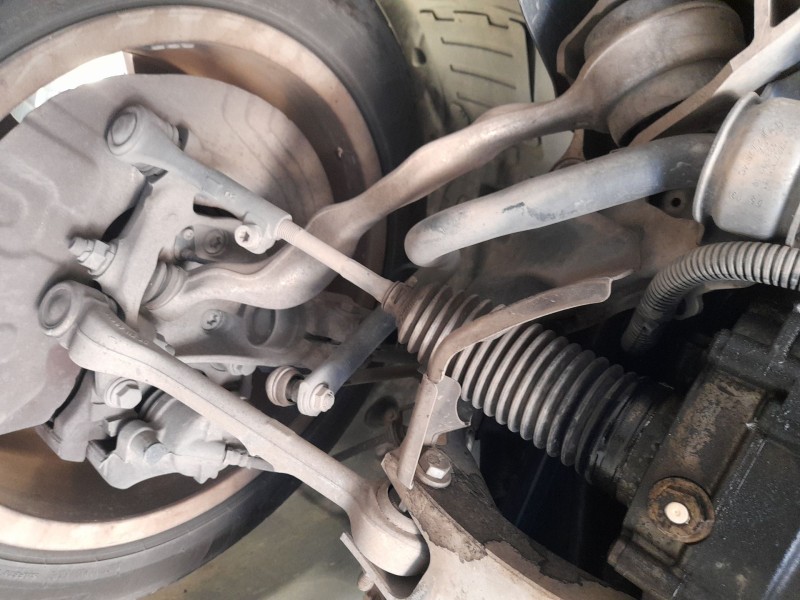 Recambio de brazo suspension inferior delantero derecho para bmw x1 (e84) sdrive 18 d referencia OEM IAM 31122405860  