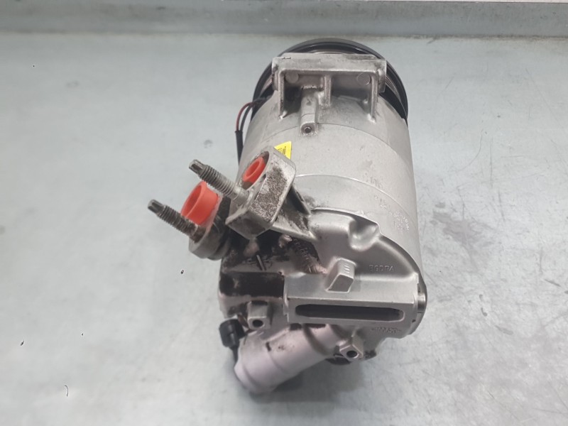 Recambio de compresor aire acondicionado para ford focus iii 1.0 ecoboost referencia OEM IAM 2100870  