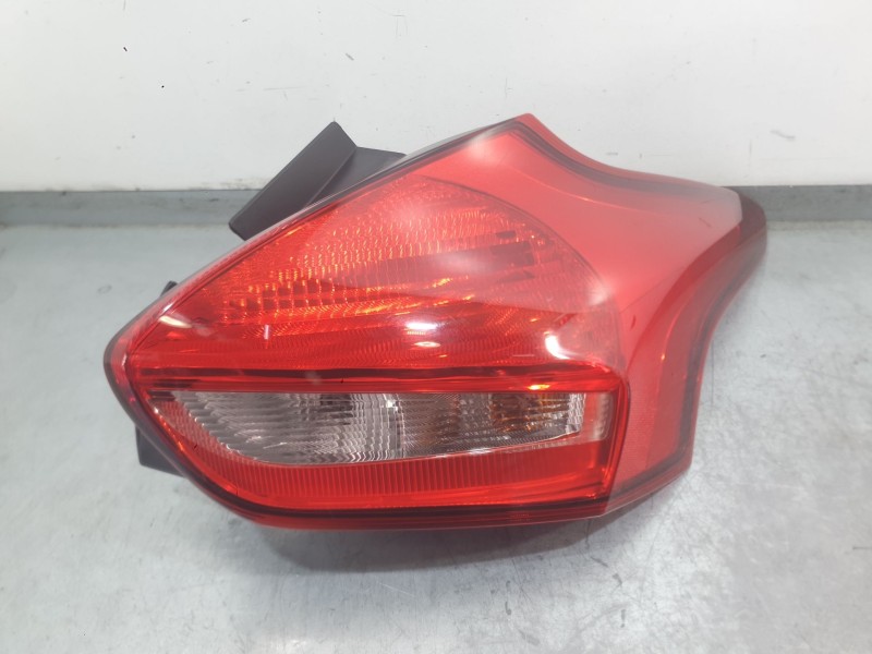 Recambio de piloto trasero derecho para ford focus iii 1.0 ecoboost referencia OEM IAM 1906354  