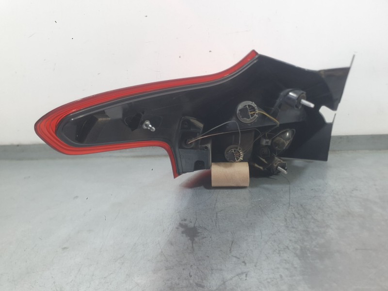 Recambio de piloto trasero derecho para ford focus iii 1.0 ecoboost referencia OEM IAM 1906354  