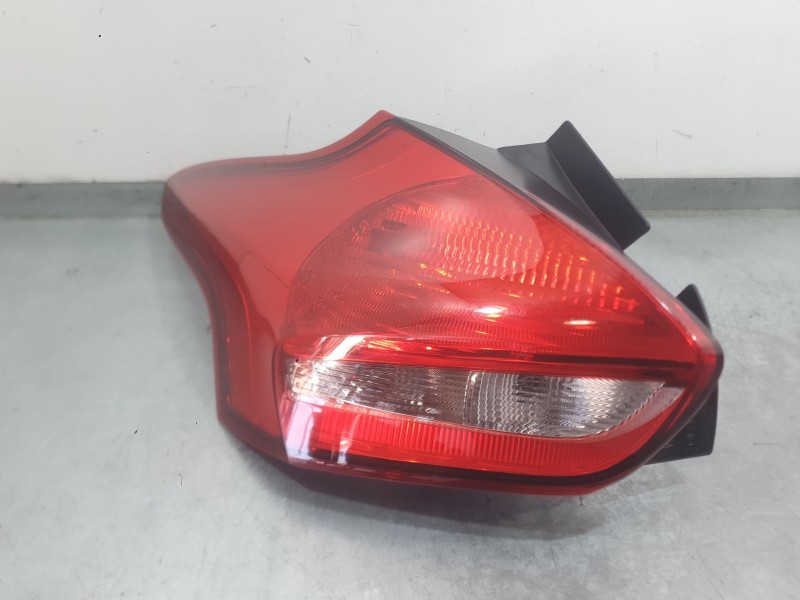 Recambio de piloto trasero izquierdo para ford focus iii 1.0 ecoboost referencia OEM IAM 1906355  