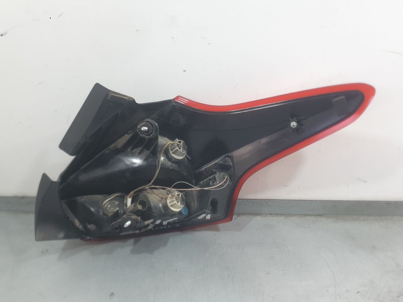 Recambio de piloto trasero izquierdo para ford focus iii 1.0 ecoboost referencia OEM IAM 1906355  