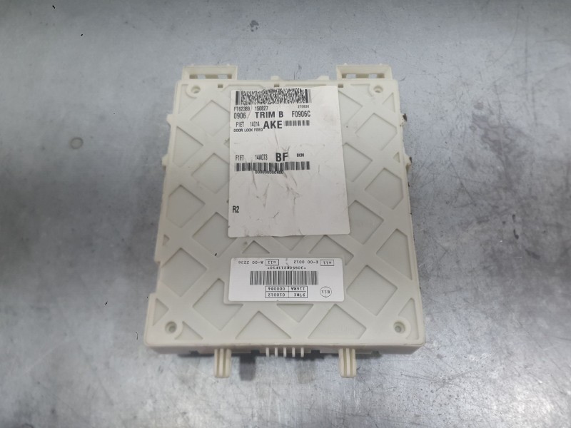 Recambio de caja reles / fusibles para ford focus iii 1.0 ecoboost referencia OEM IAM 1842390  