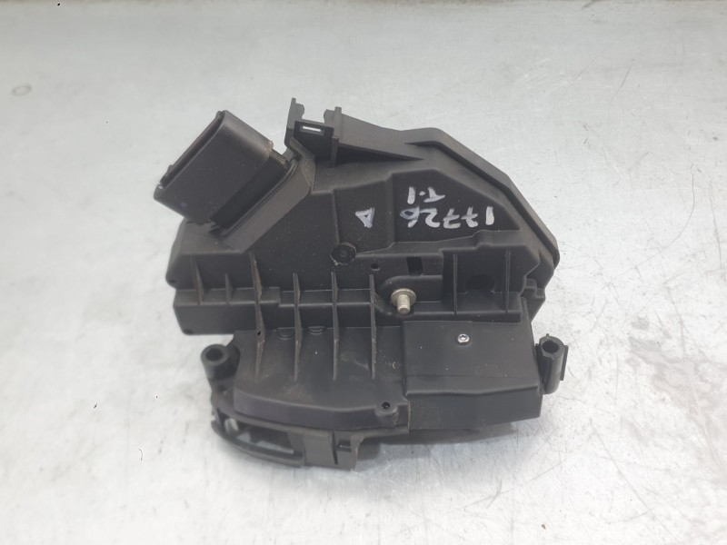 Recambio de cerradura puerta trasera izquierda para ford focus iii 1.0 ecoboost referencia OEM IAM 2099461  