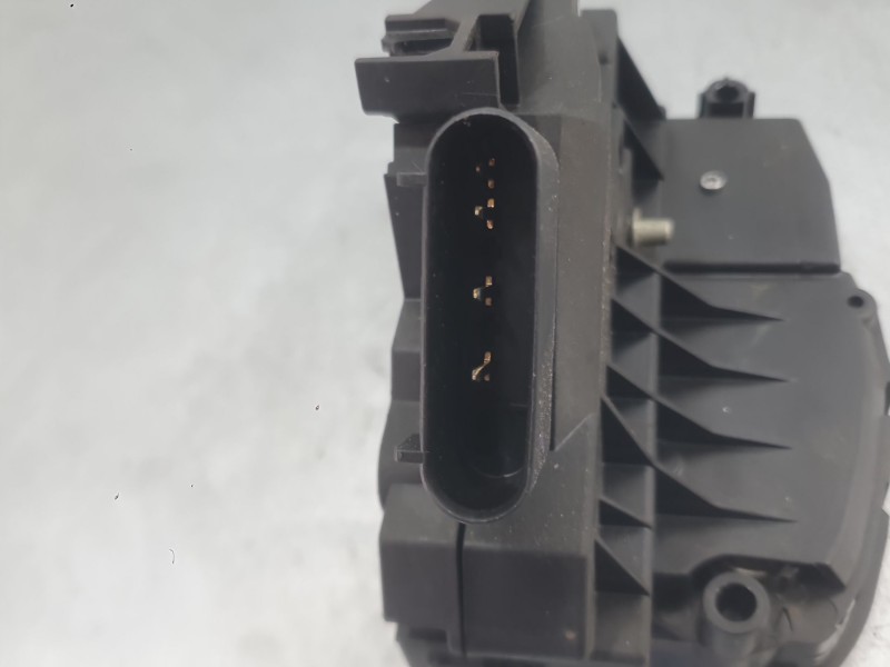 Recambio de cerradura puerta trasera izquierda para ford focus iii 1.0 ecoboost referencia OEM IAM 2099461  