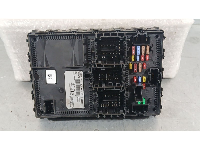 Recambio de caja reles / fusibles para ford puma (j2k, cf7) 1.0 ecoboost mhev referencia OEM IAM 2405474  